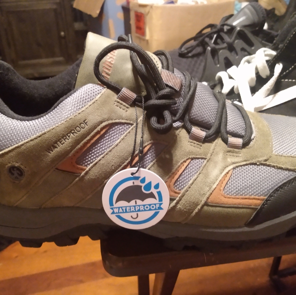 Men's waterproof sneakers